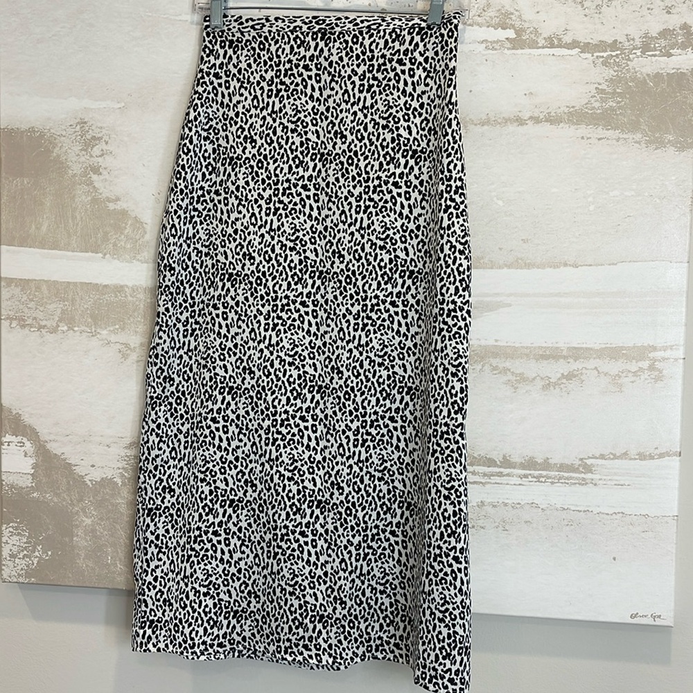 Forever 21 Black and White Leopard Print Midi Skirt
